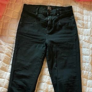 bdg black skinny jeans !
